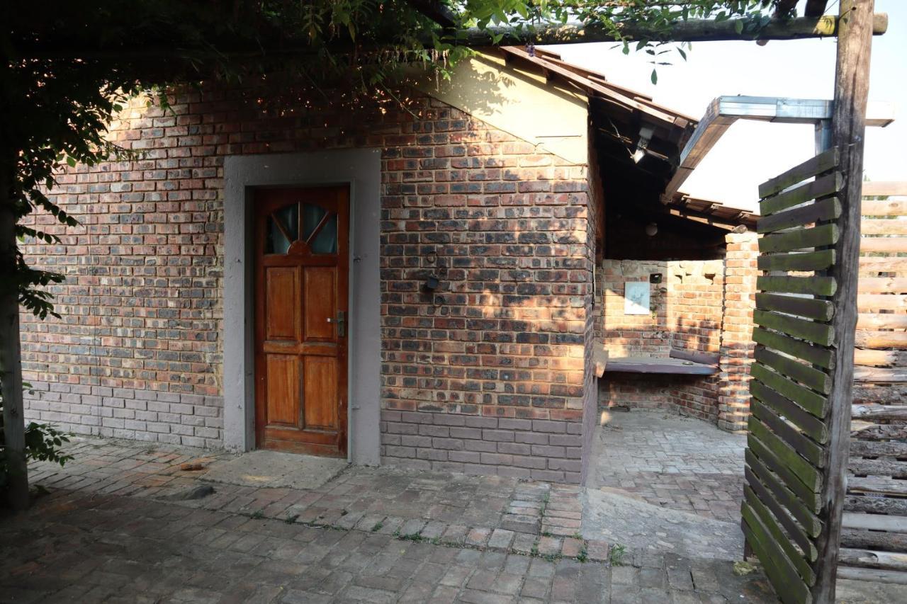 Rocks & Roses Farm Stay Lochiel 外观 照片